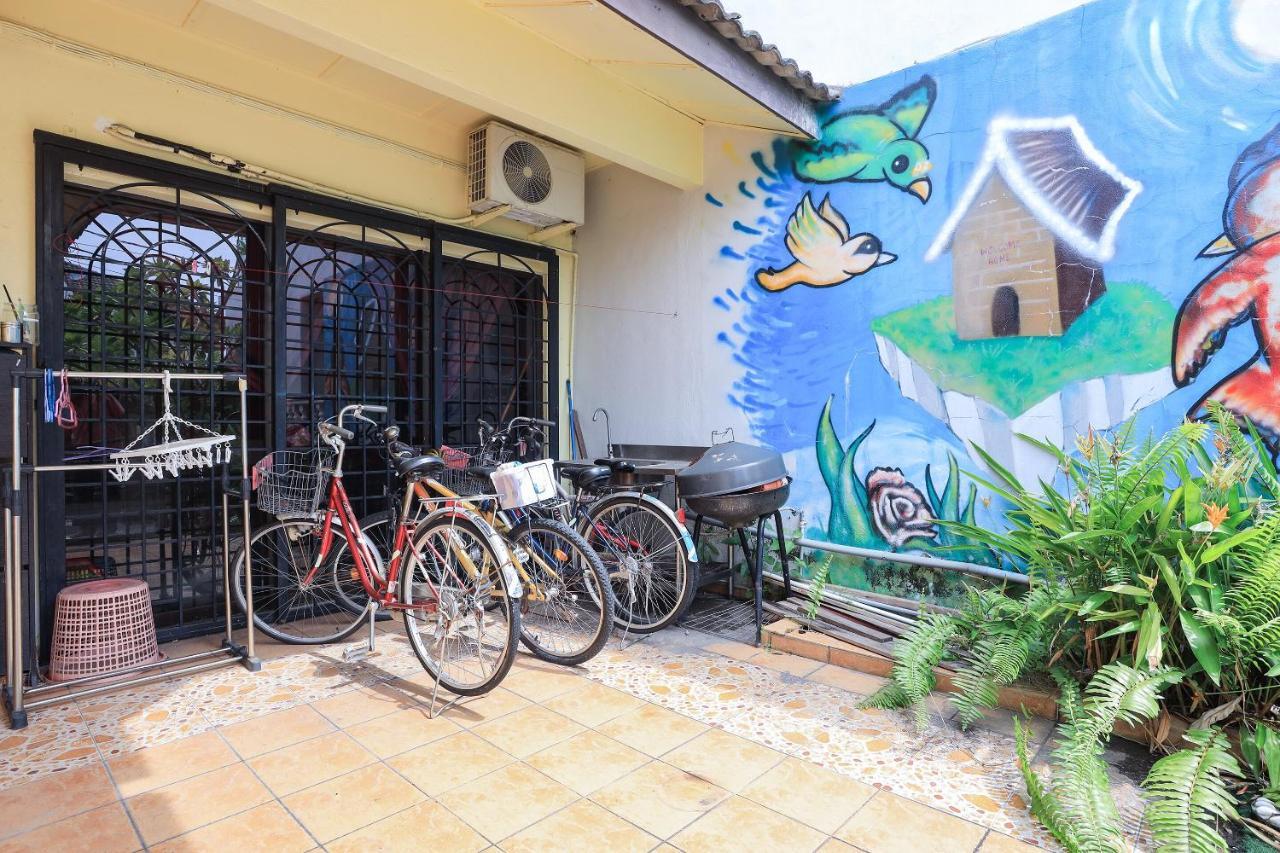 Oyo Home 90229, 3 Little Birds Homestay 4Bhk Malacca Exterior foto